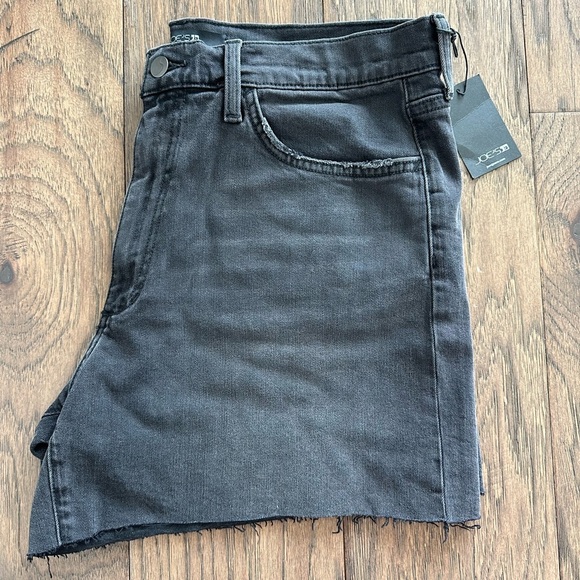Joe's Vintage Easy Delia Shorts In Black - Picture 4 of 7